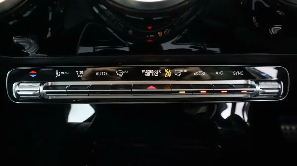 2022-mercedes-benz-a-class-13-a200-amg-line-premium-edition-saloon-4d-7g-dct-big-12