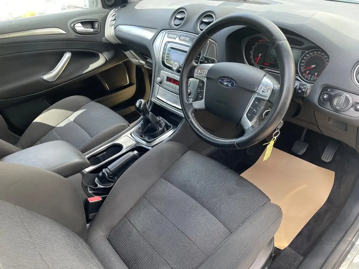 2009-ford-mondeo-20-titanium-145-estate-1999cc-big-15