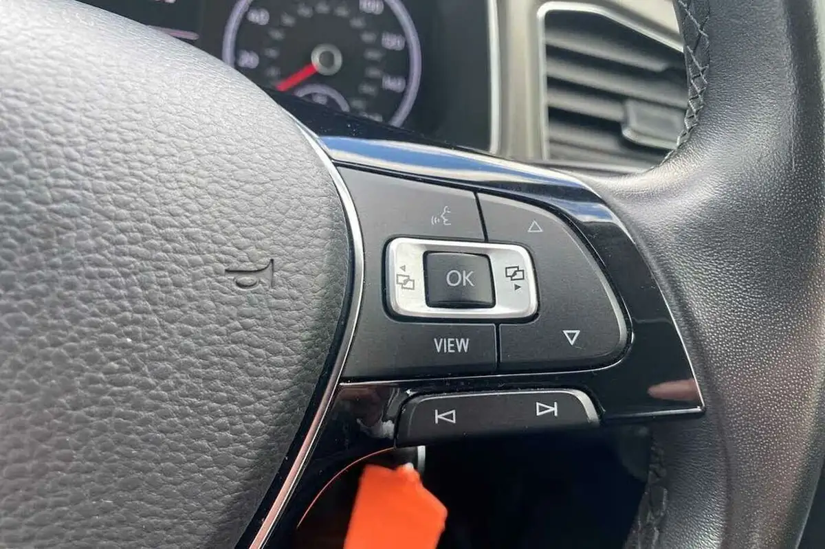 2020-volkswagen-t-roc-10-tsi-se-115ps-big-14