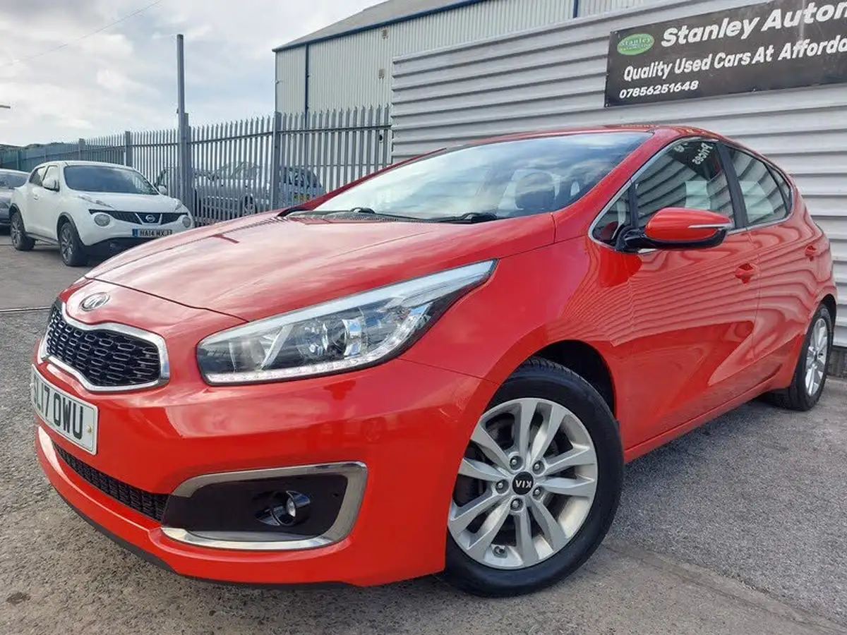 2017-kia-ceed-16crdi-2-hatchback-big-2