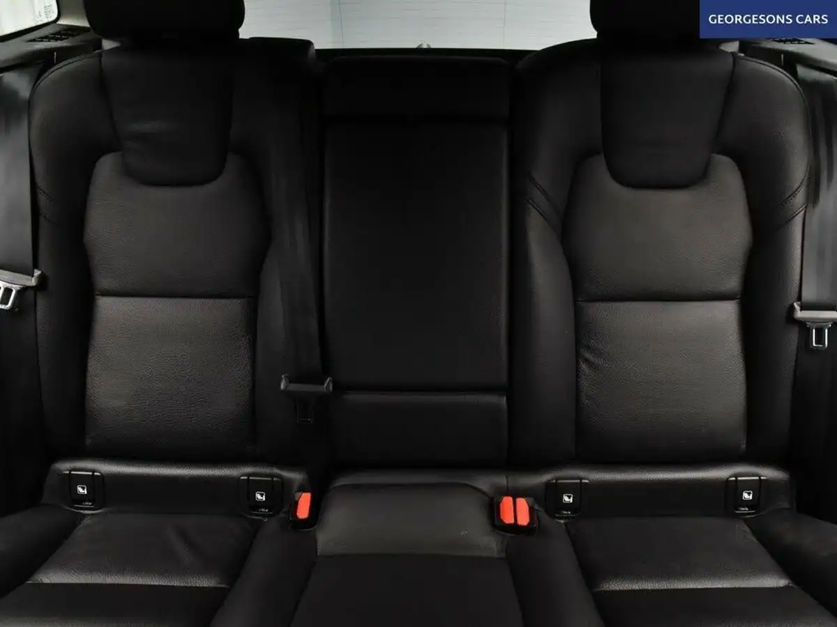 2021-volvo-xc60-20-b5-momentum-big-9