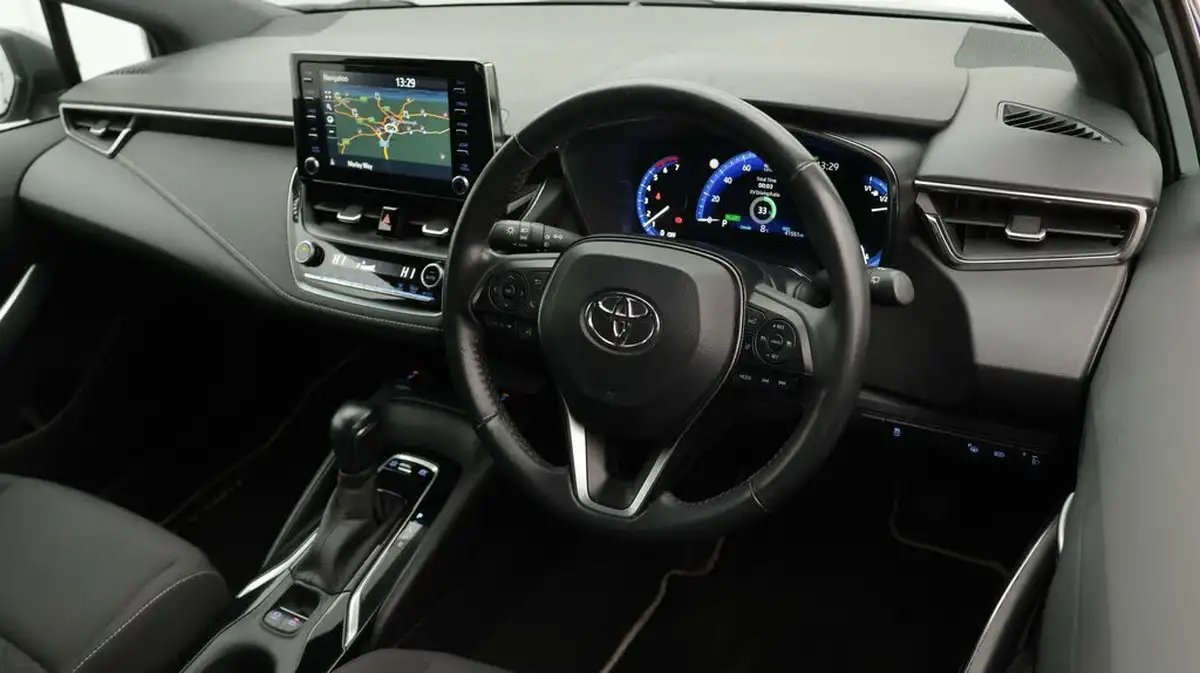 2021-toyota-corolla-18-vvt-i-icon-tech-spare-wheel-hatchback-5d-big-9