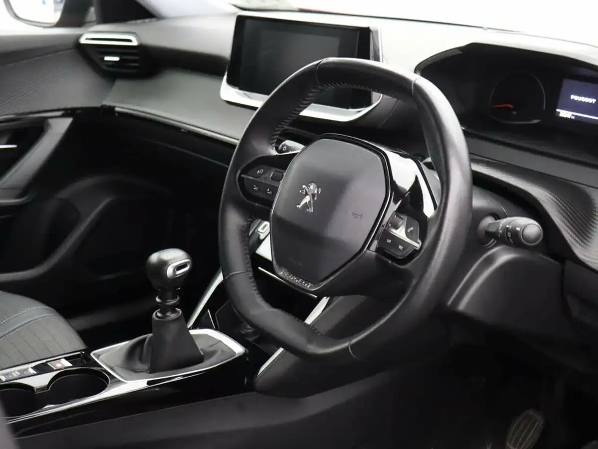 2021-peugeot-2008-suv-12-puretech-allure-100bhp-big-11