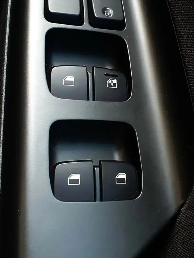 2022-hyundai-kona-16-gdi-premium-big-50