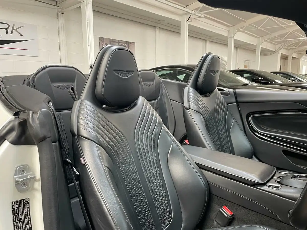 2019-aston-martin-db11-40-v8-big-9