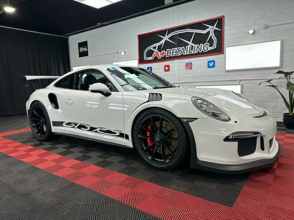 2015-porsche-911-40-gt3-rs-big-1