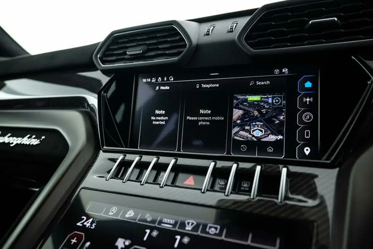 2024-lamborghini-urus-40-no-trim-big-11