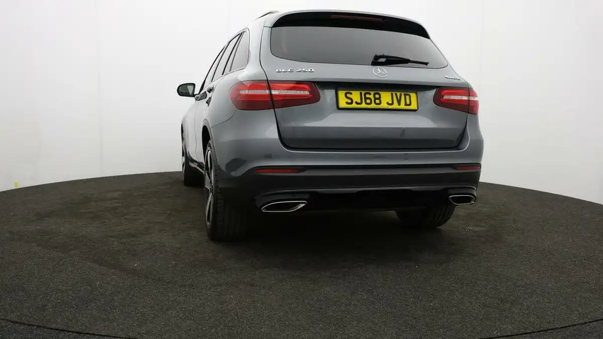 2018-mercedes-benz-glc-class-20-glc250-urban-edition-big-25