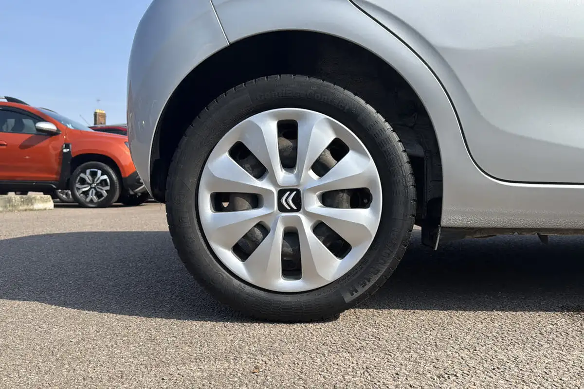 2016-citroen-c1-12-puretech-feel-81ps-5d-big-6
