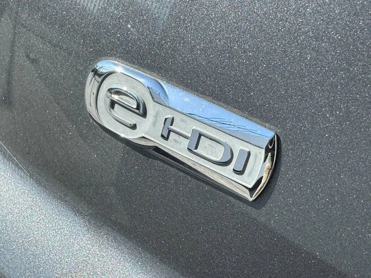 2015-citroen-c4-16bluehdi-feel-100ps-big-3