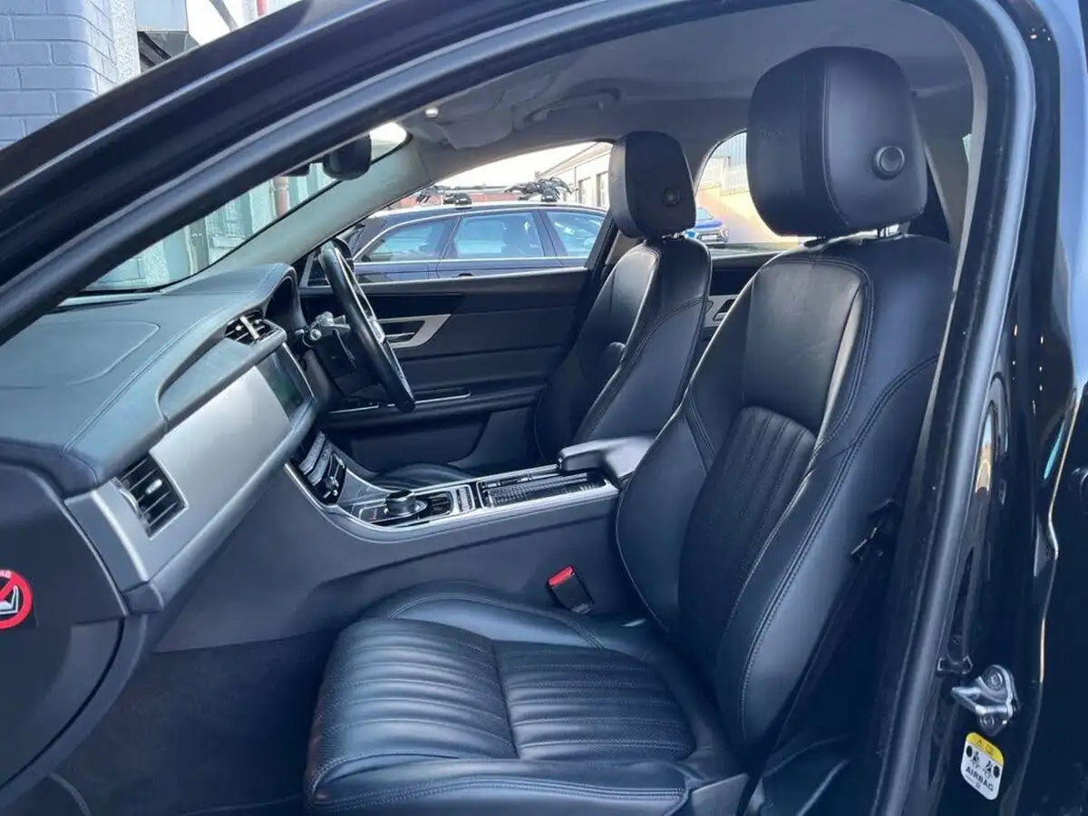 2019-jaguar-xf-20i-portfolio-249ps-ss-sportbrake-5d-big-8