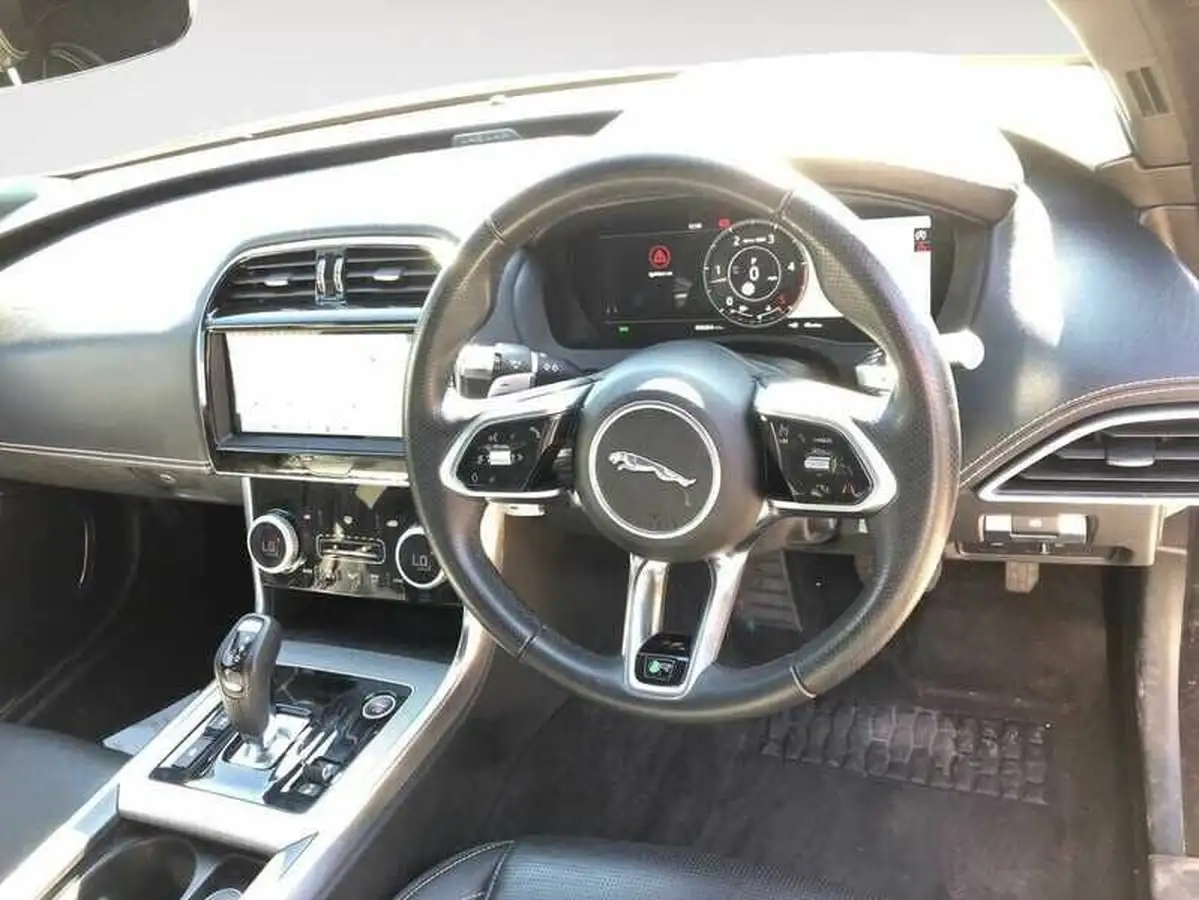 2020-jaguar-xe-20d-r-dynamic-s-big-4