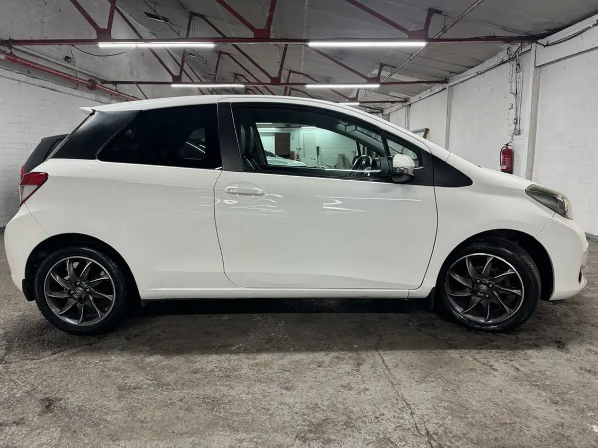 2012-toyota-yaris-133-trend-3d-big-8