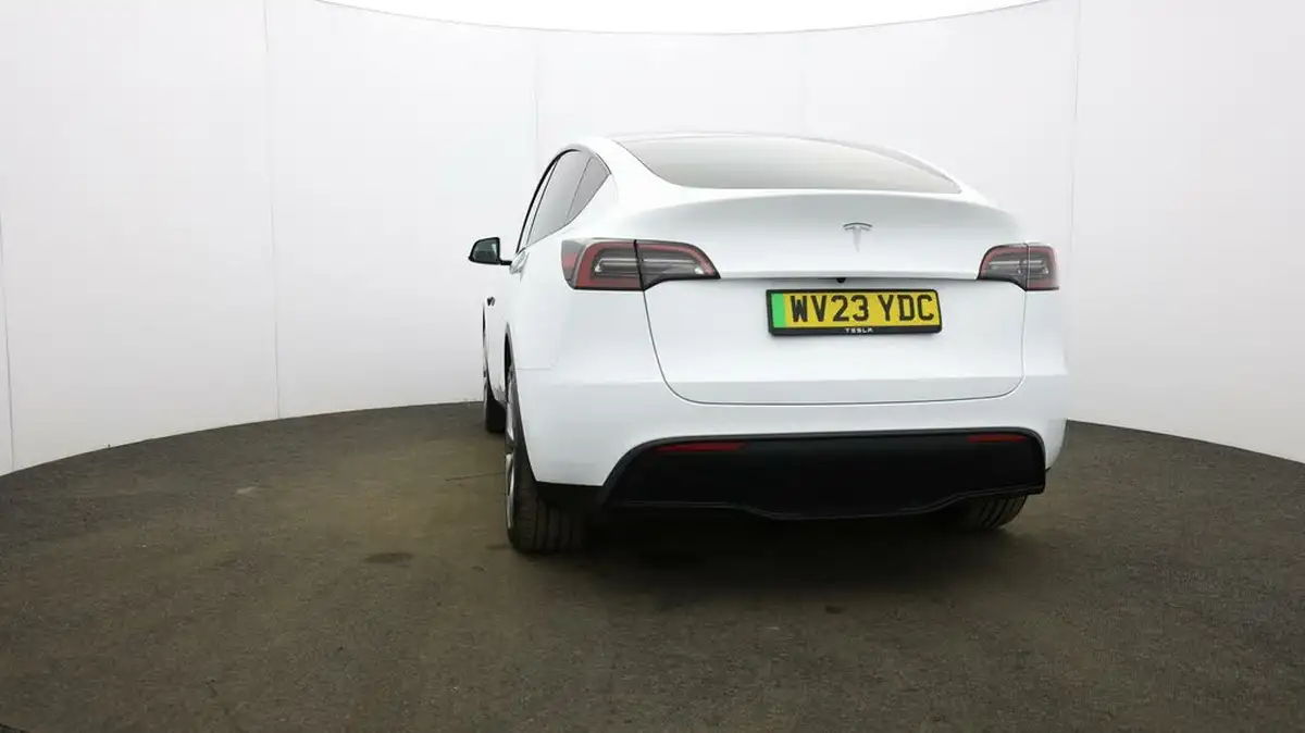 2023-tesla-model-y-e-rwd-big-54