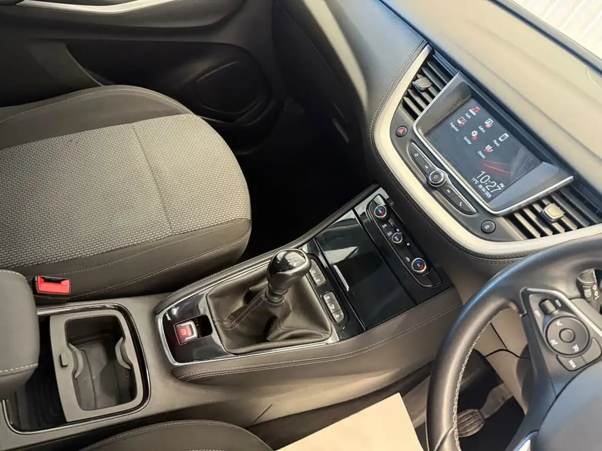 2018-vauxhall-grandland-x-12-se-130ps-big-18