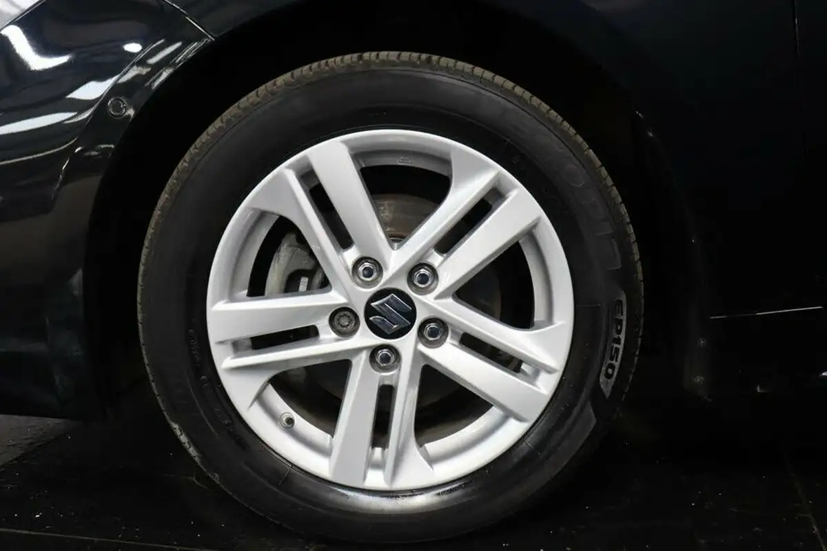 2022-suzuki-swace-18-sz5-big-38