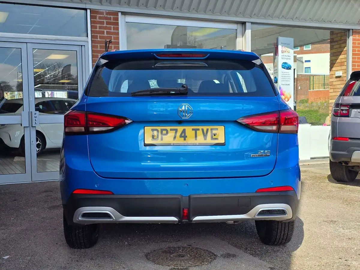2024-mg-zs-suv-15-se-196ps-hybrid-1498cc-auto-big-5