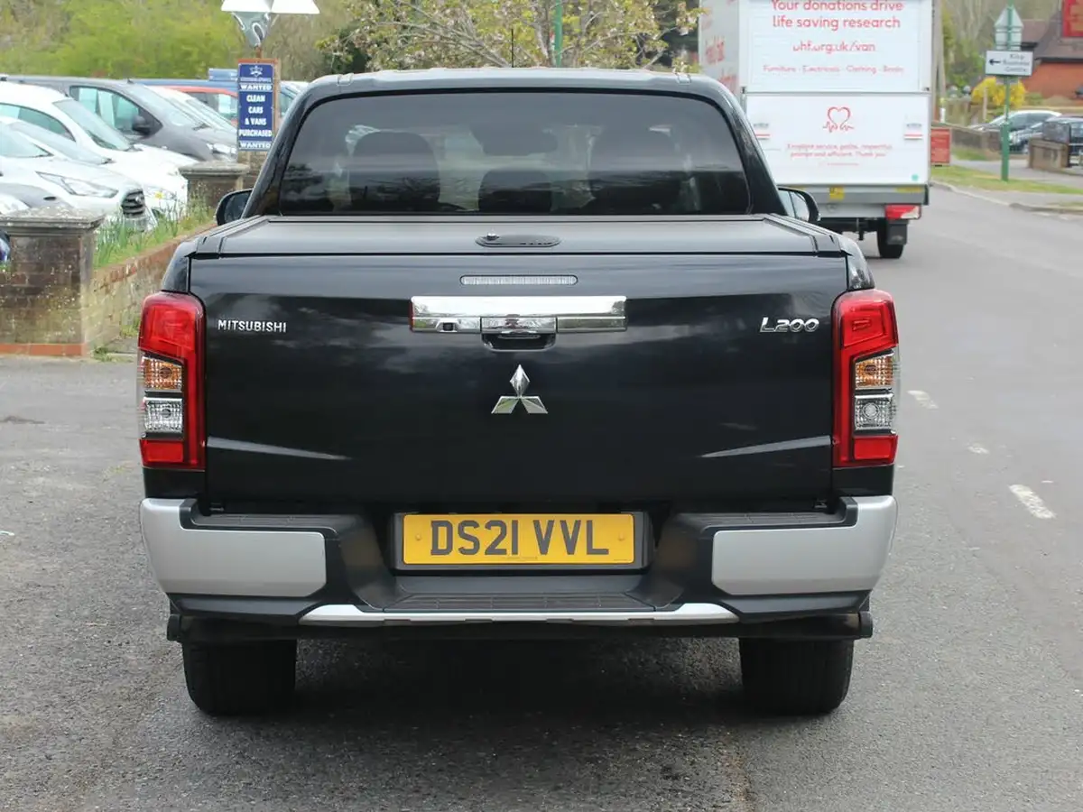 2021-mitsubishi-l200-22di-d-barbarian-big-5