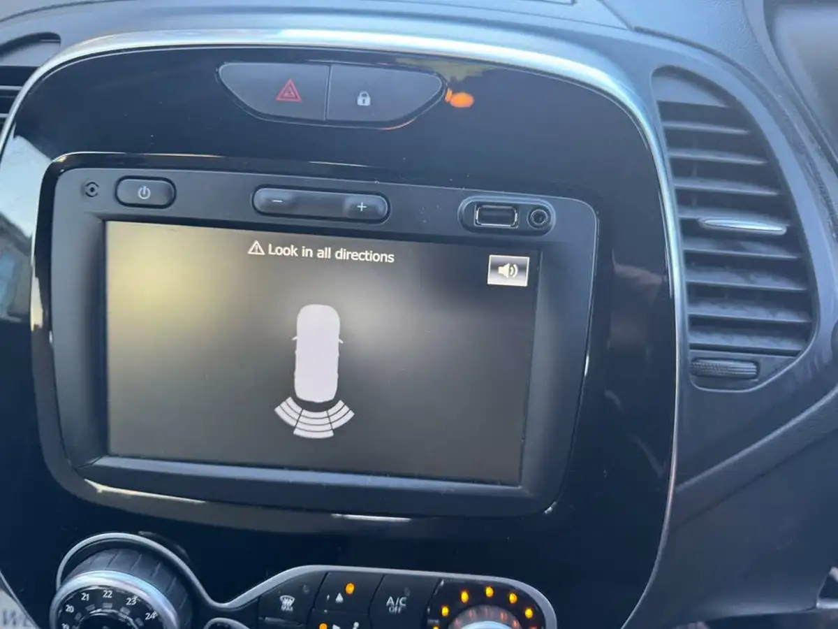 2019-renault-captur-09-tce-iconic-big-40
