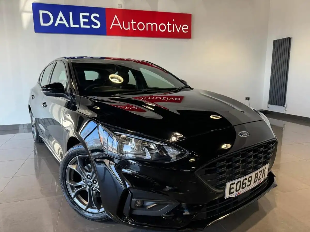 2019-ford-focus-15t-st-line-hatchback-big-1