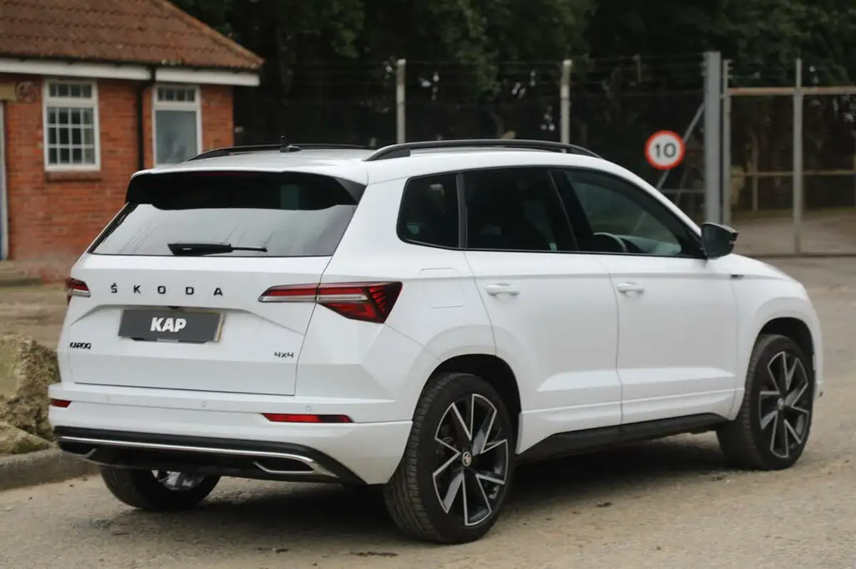 2023-skoda-karoq-20tdi-sportline-4x4-dsg-big-4