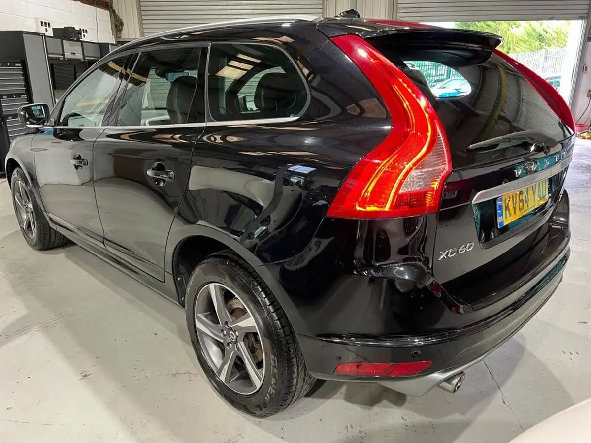 2014-volvo-xc60-24td-d5-r-design-lux-215bhp-geartronic-big-4