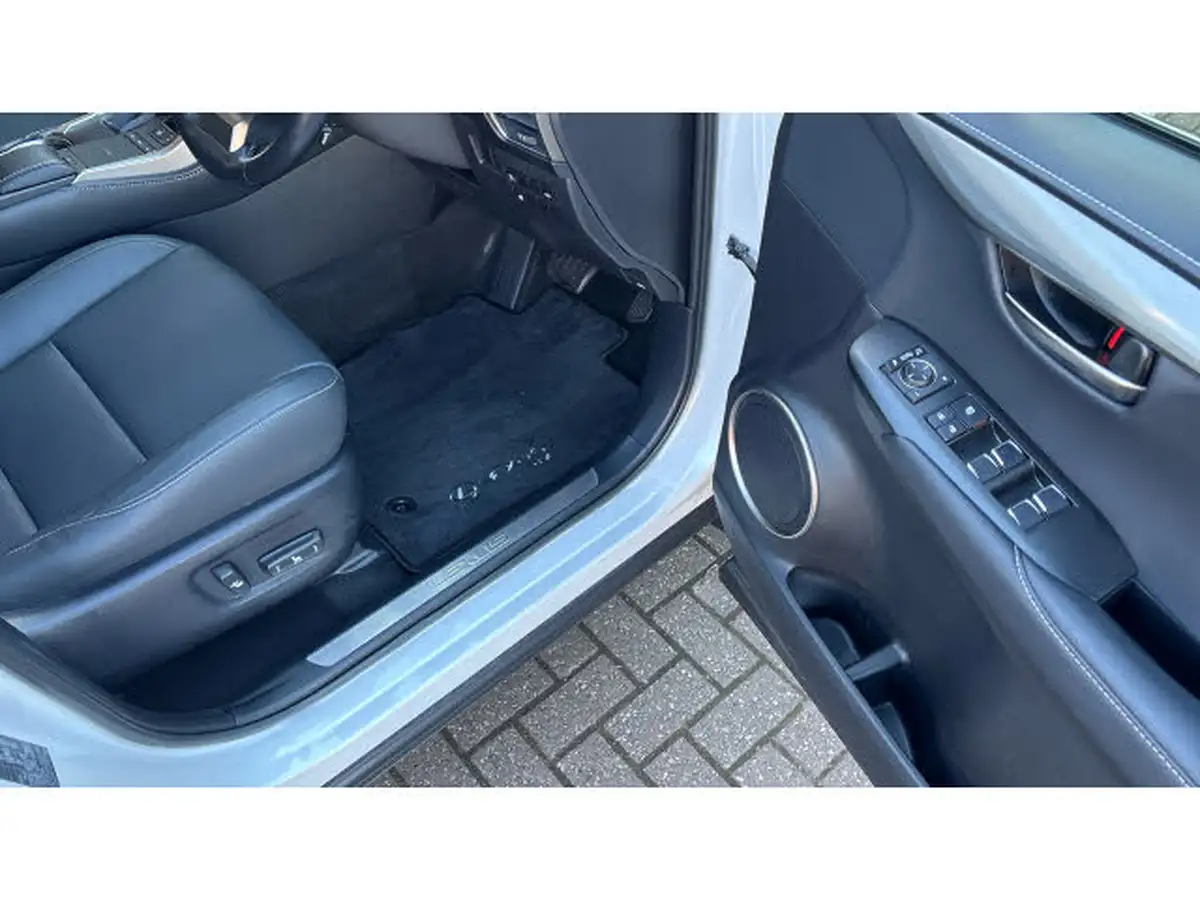 2020-lexus-nx-300h-25-nx-4wd-premium-sport-edition-big-31