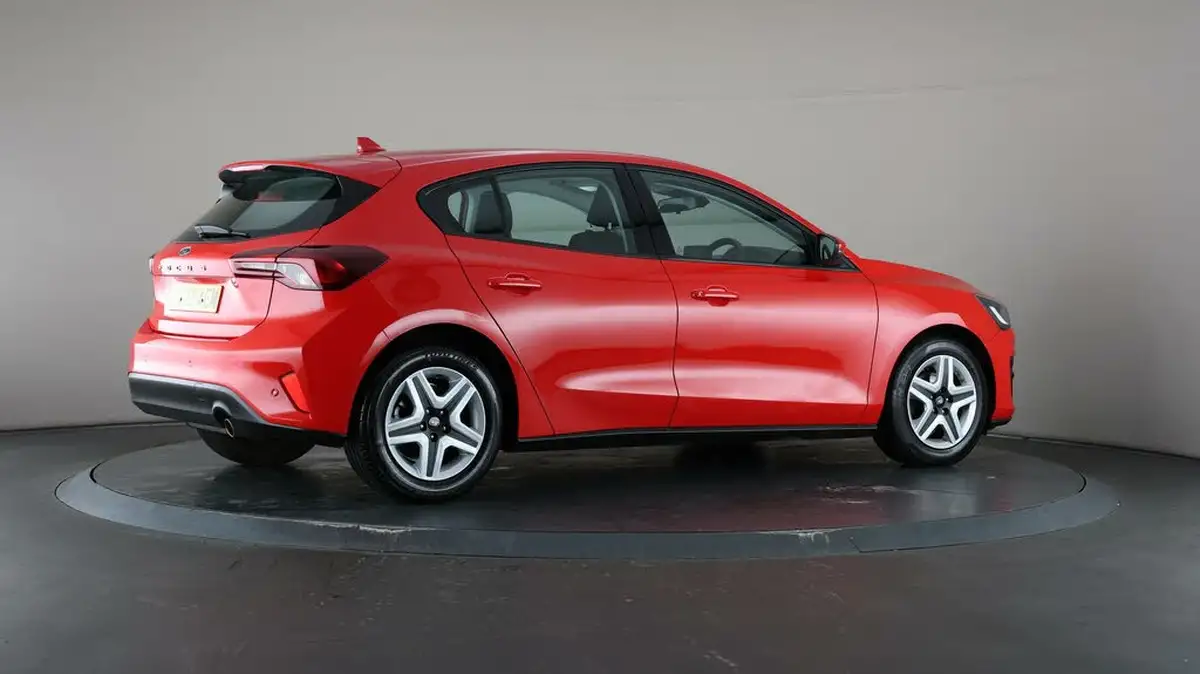 2022-ford-focus-10t-trend-hatchback-big-55
