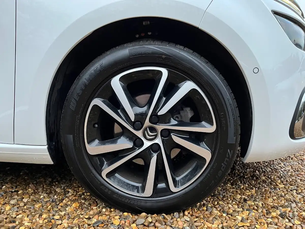 2017-citroen-c4-picasso-16bluehdi-feel-big-8