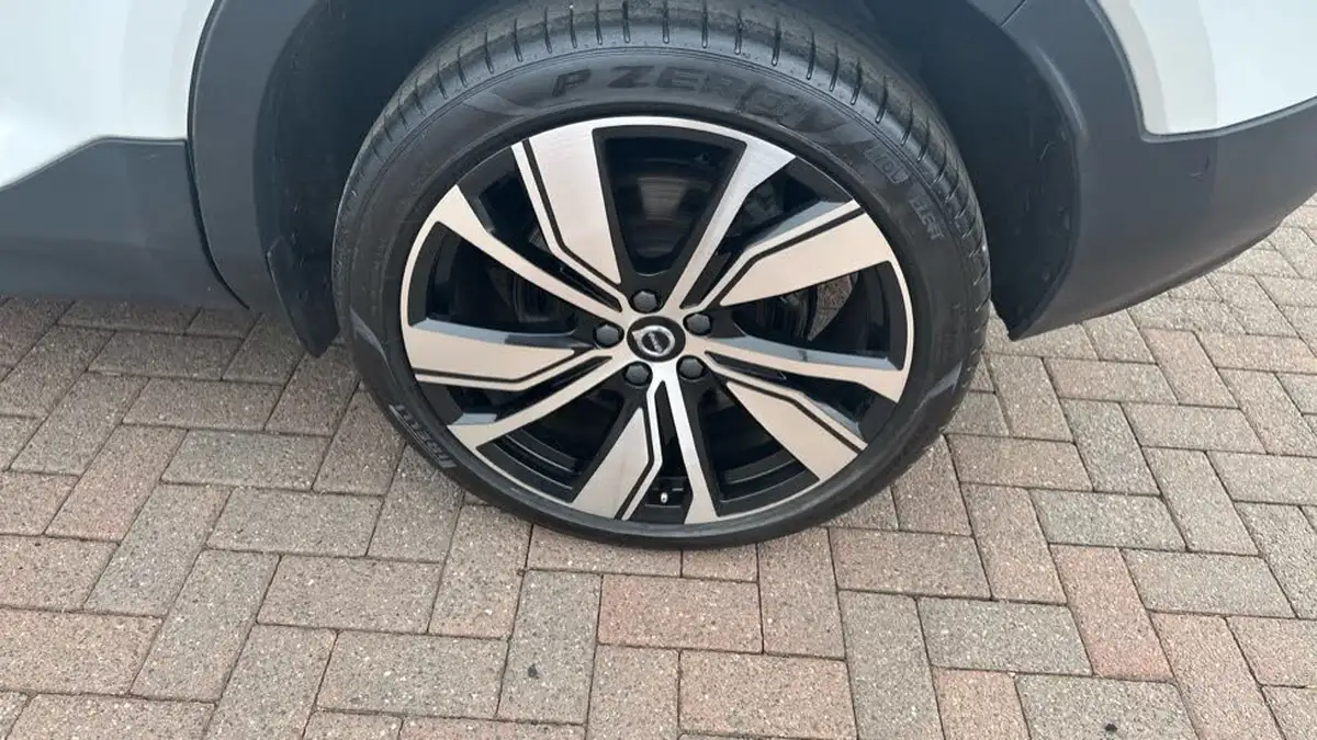 2021-volvo-c40-e-twin-recharge-pro-big-18