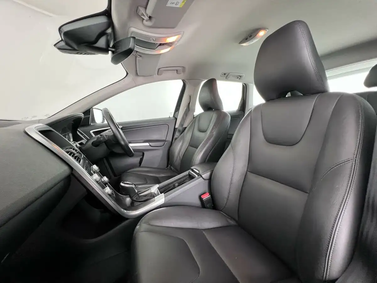 2016-volvo-xc60-20td-d4-se-lux-nav-geartronic-big-14