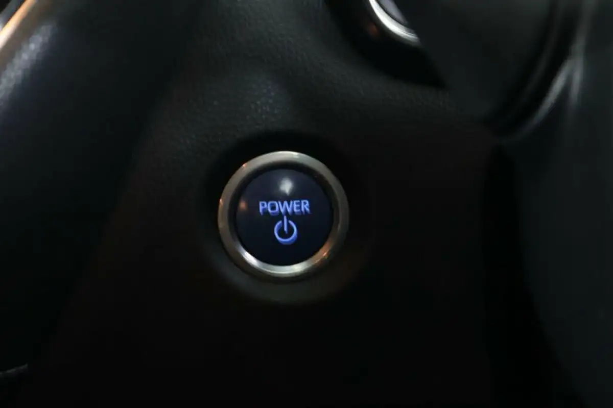2021-toyota-corolla-18-vvt-i-design-trk-touring-sports-5d-big-44