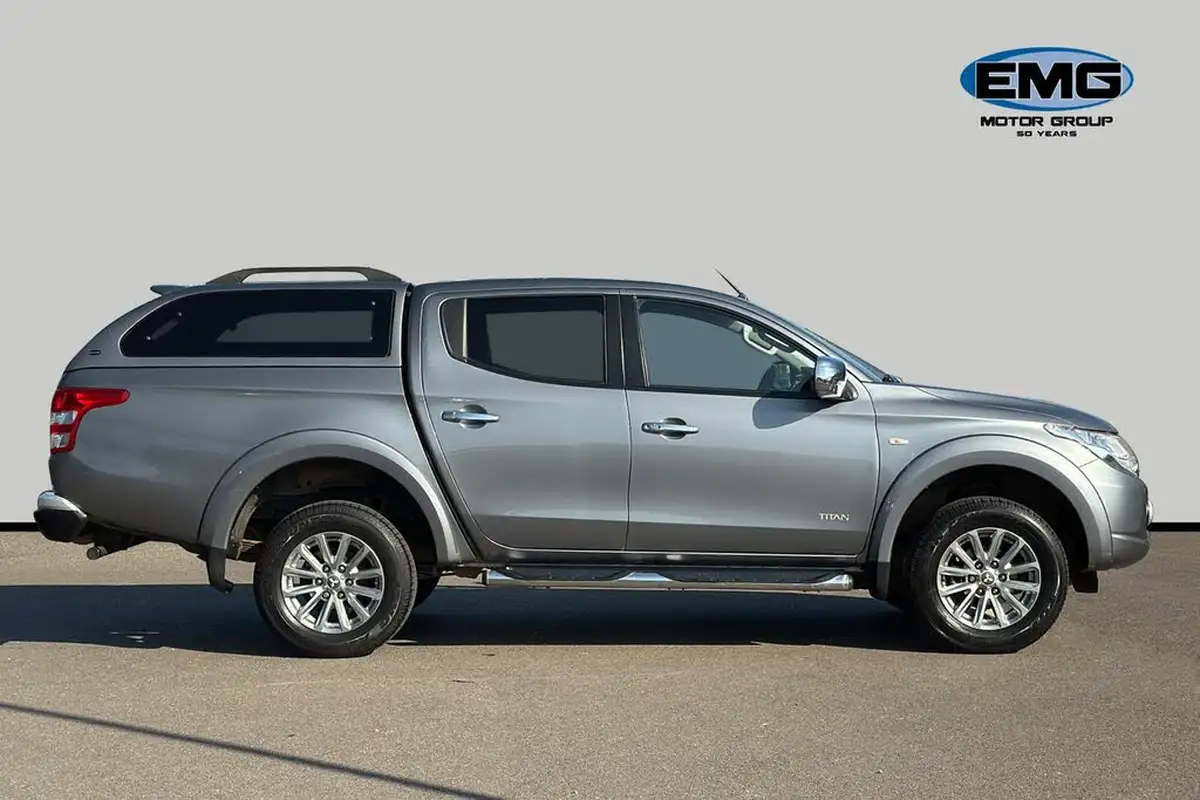 2015-mitsubishi-l200-24di-d-titan-big-2