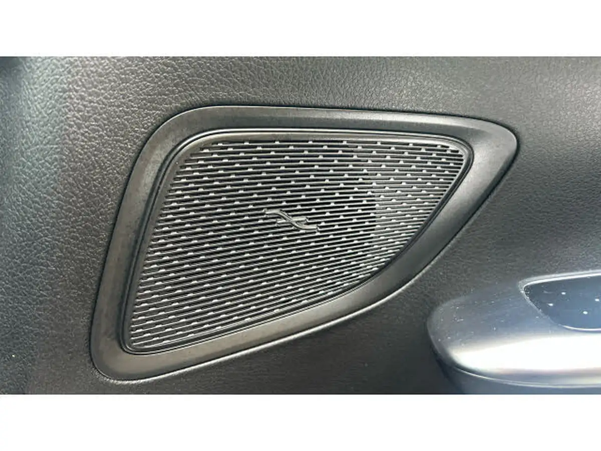 2023-mercedes-benz-c-class-20d-c220d-amg-line-200ps-saloon-4d-1993cc-big-25