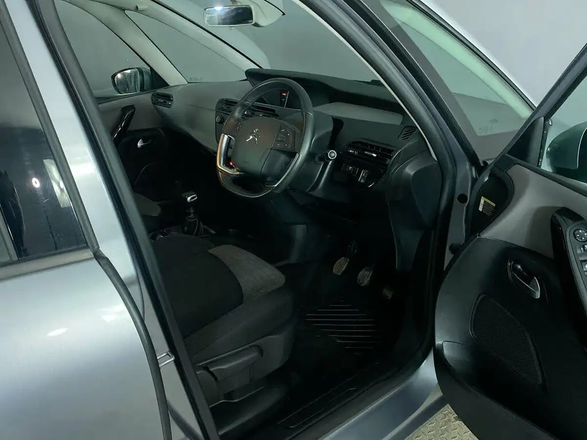 2020-citroen-grand-c4-spacetourer-12-puretech-touch-plus-ss-big-14