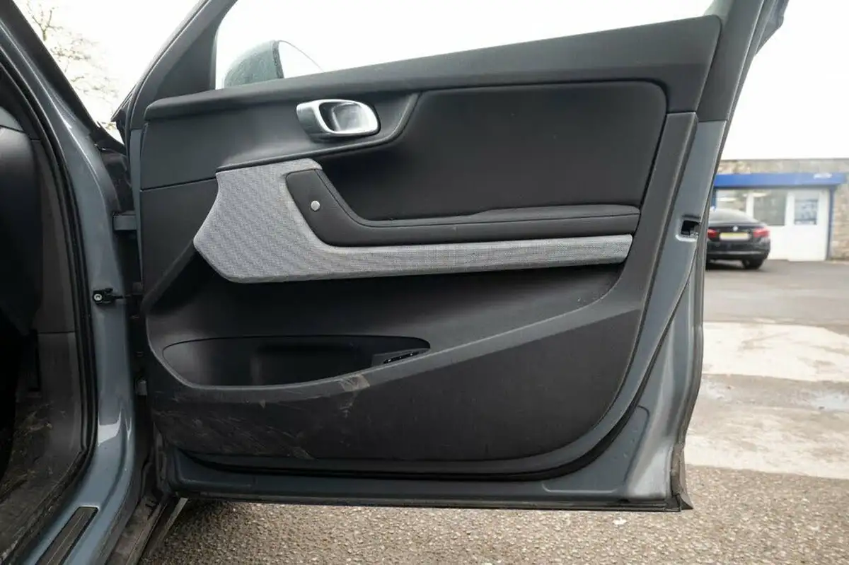 2021-polestar-polestar-2-e-ps2-165kw-standard-single-plus-hatchback-big-2