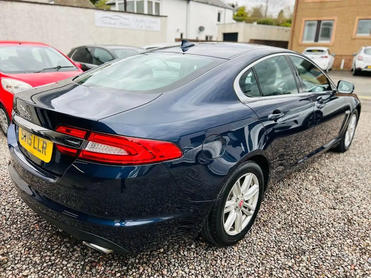 2015-jaguar-xf-22td-luxury-163ps-saloon-4d-big-3