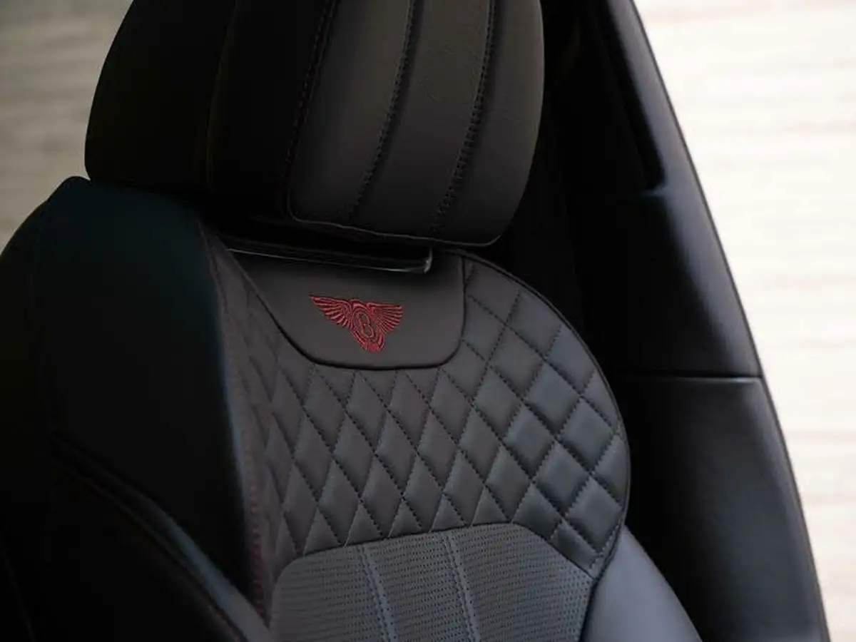 2019-bentley-bentayga-40-v8-big-30