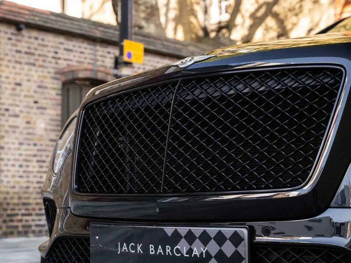 2019-bentley-bentayga-40-v8-big-54