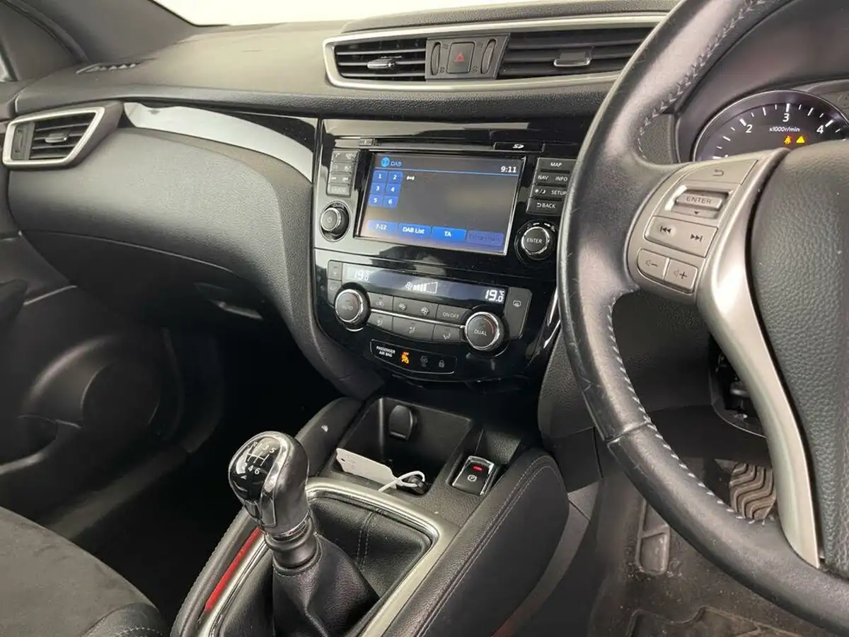 2017-nissan-qashqai-15dci-n-vision-18in-big-11