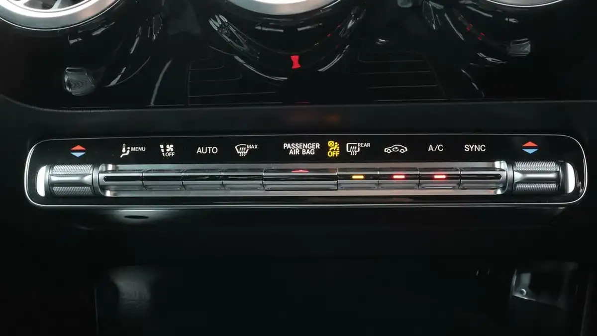 2022-mercedes-benz-a-class-13-a180-amg-line-executive-edition-saloon-4d-7g-dct-big-12
