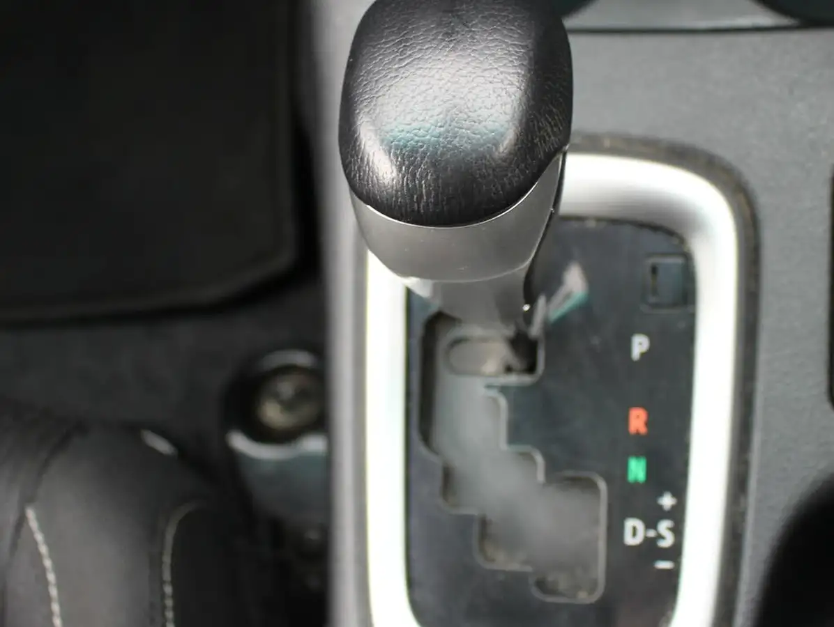2021-toyota-hi-lux-24d-4d-invincible-150hpeu6d-auto-big-46