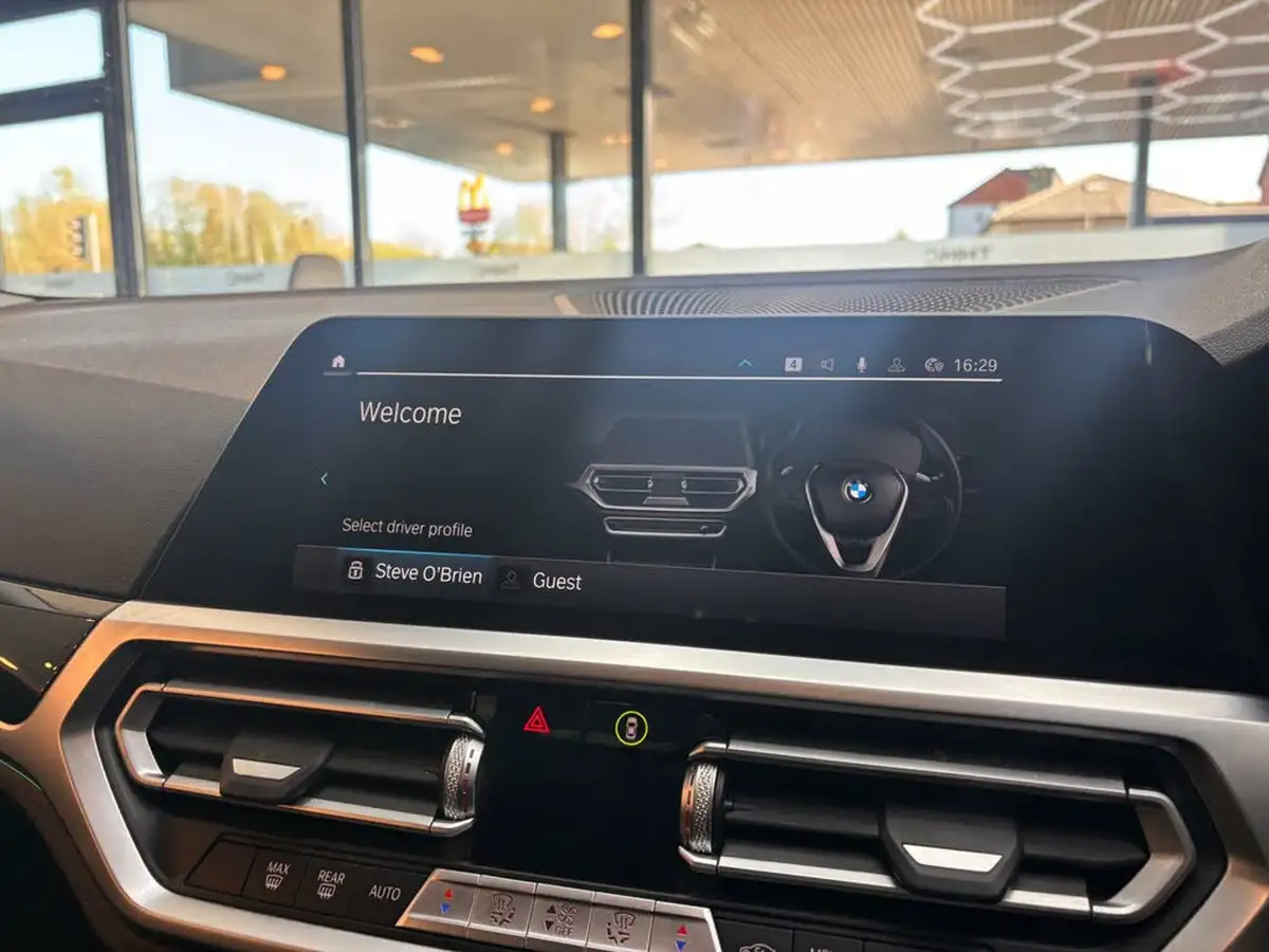 2021-bmw-3-series-20-330e-se-pro-saloon-4d-big-24