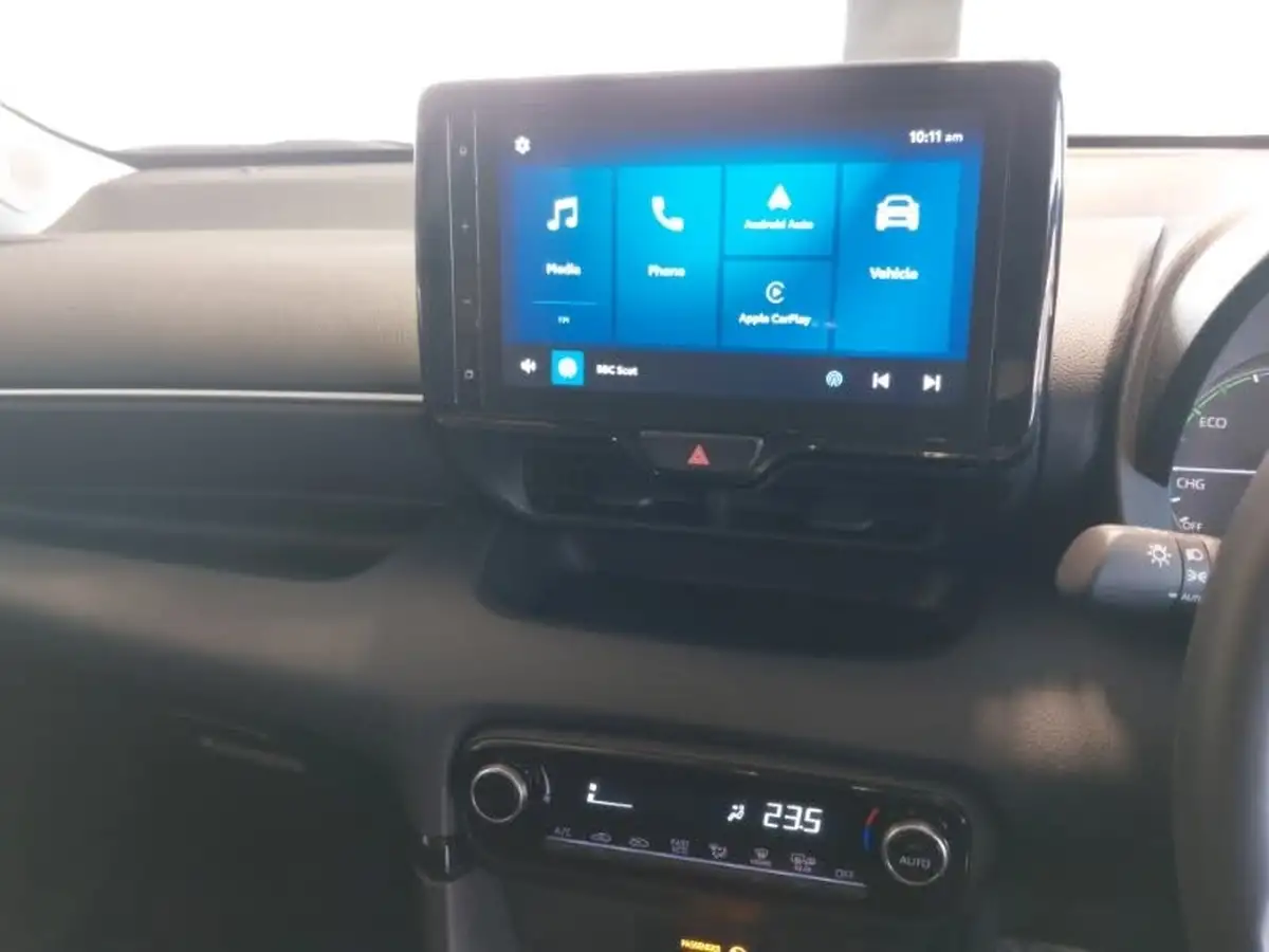 2024-mazda-mazda2-15-centre-line-big-6
