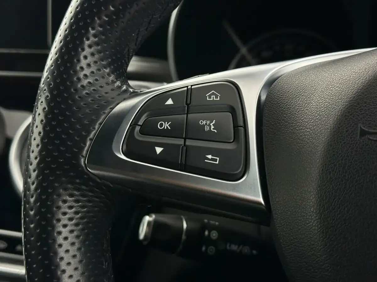 2015-mercedes-benz-c-class-21cdi-c300-amg-line-premiumss-saloon-4d-big-12