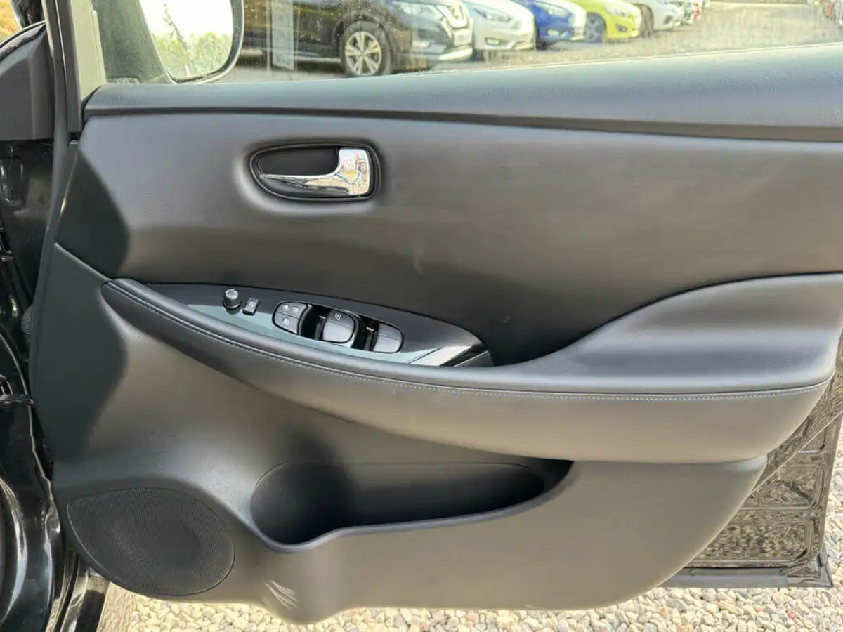 2020-nissan-leaf-e-n-connecta-big-15