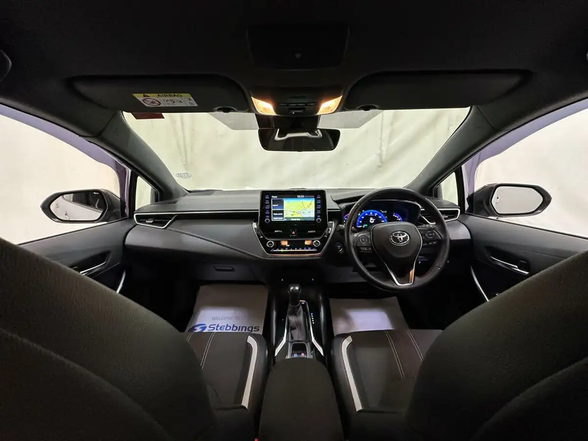 2020-toyota-corolla-18-vvt-i-gr-sport-trk-hatchback-big-21