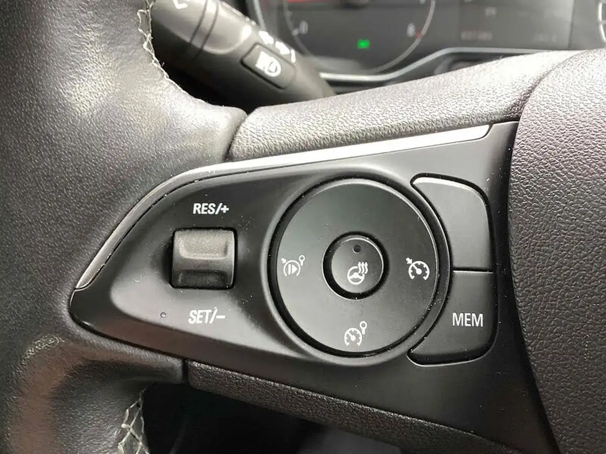 2021-vauxhall-combo-life-15-se-100ps-big-18