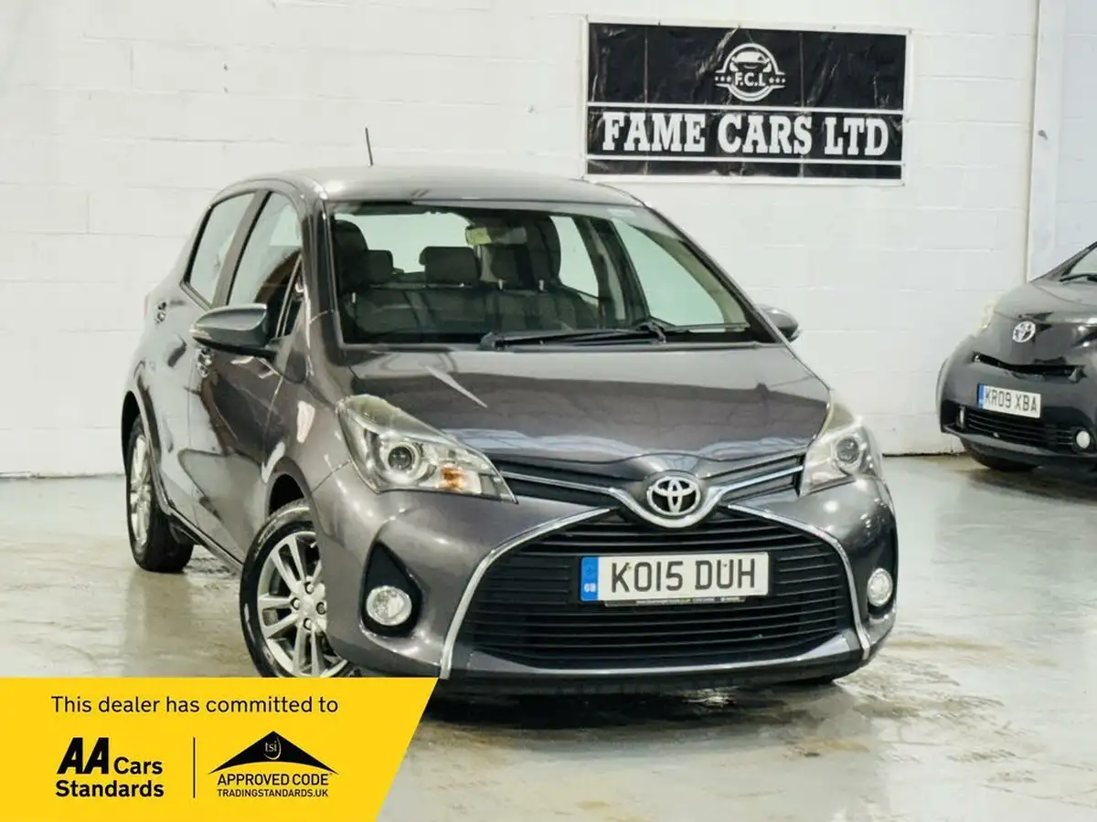 2015-toyota-yaris-133-icon-vvt-i-5d-big-0