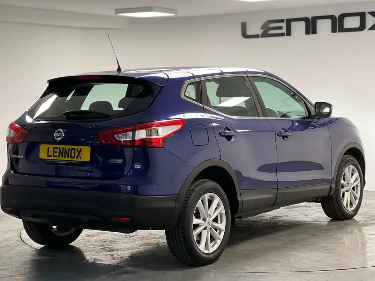 2014-nissan-qashqai-15dci-acenta-big-5